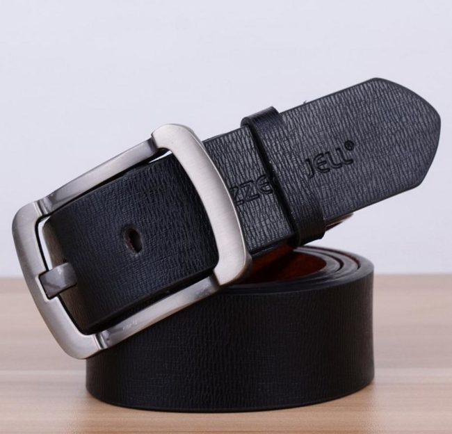 phoi do nam voi day deo quan