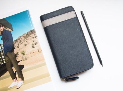 ví cầm tay hàng hiệu