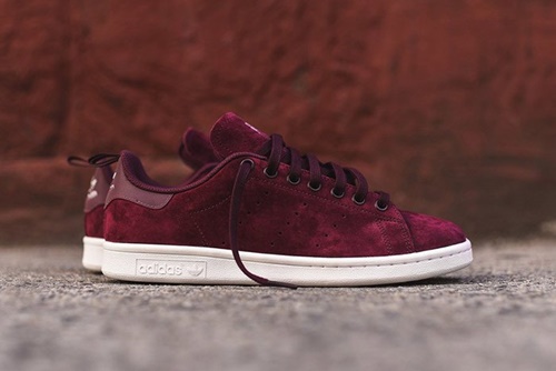 phoi do voi giay sneaker nam