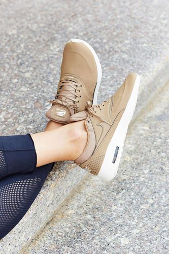 cách làm mềm gót giày mới