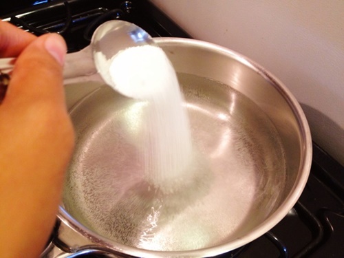 tẩy trắng áo sơ mi