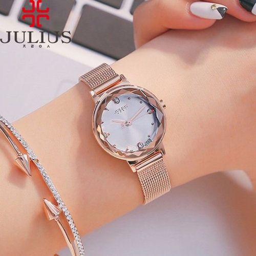 co nen mua dong ho julius