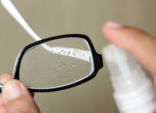 cách vệ sinh kính cận