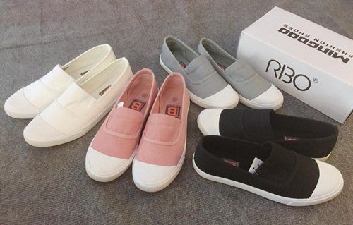 phoi do voi giay luoi nu