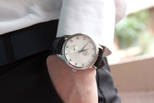 dong ho curren co tot khong