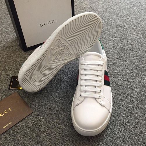 cach buoc day giay the thao nu dep