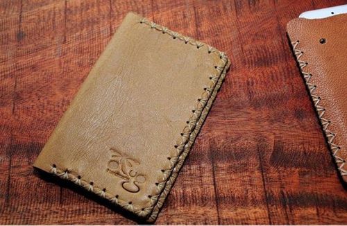 Bao passport khắc tên