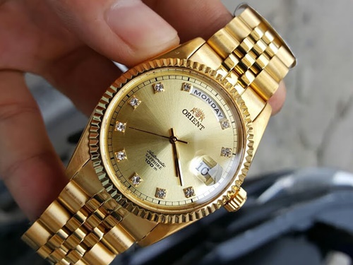 cach ve sinh dong ho ma vang