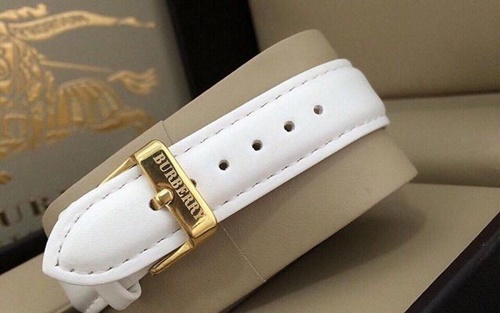 lam sach day da dong ho