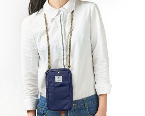 vi dung passport khac ten