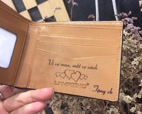 Ví da nam khắc tên