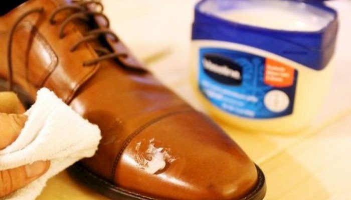 cách làm mềm da giày