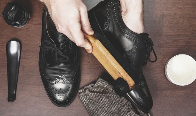 cách làm mềm da giày