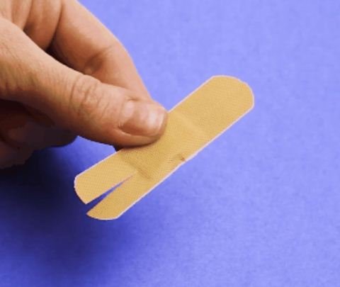 cach gian mieng urgo khoi dau chan