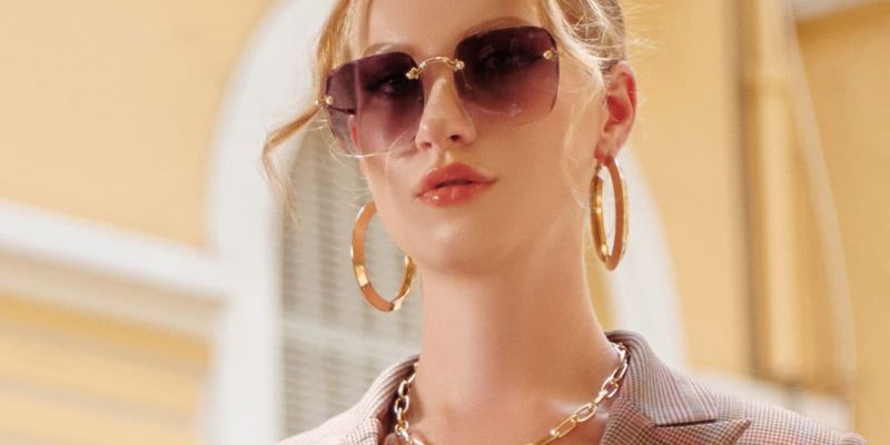 Nên đeo kính râm màu gì là tốt nhất? Mách bạn cách chọn kính phù hợp