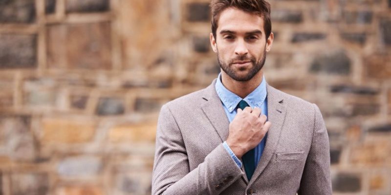 mặc đồ cho chàng trai có làn da ngăm đen