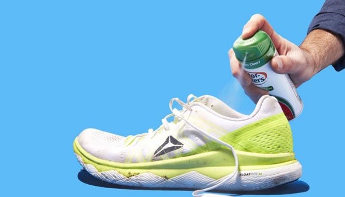 Có nên xịt khử mùi giày không? Chai xịt khử mùi hôi giày loại nào tốt?