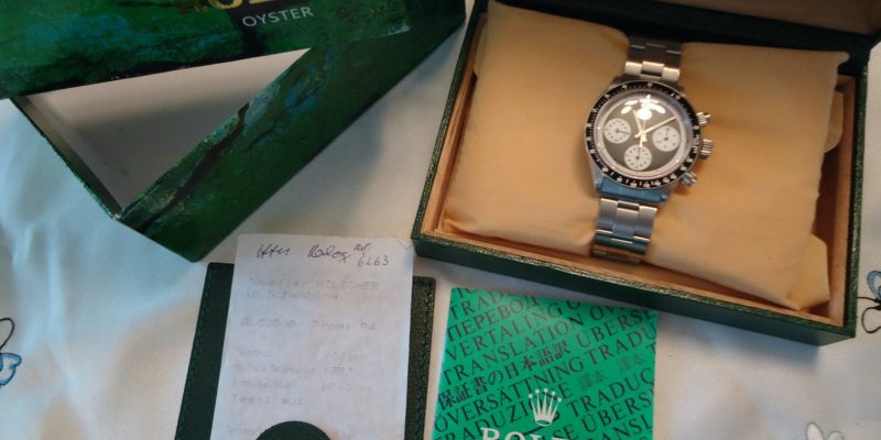 Bạn có đang sử dụng một chiếc đồng hồ chính hãng?