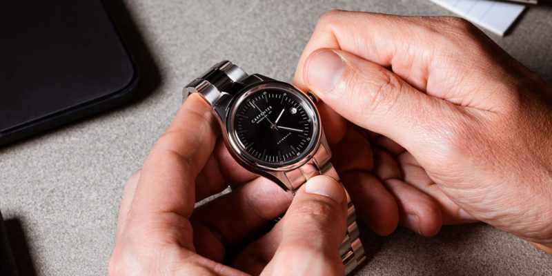 Tìm hiểu cơ chế chỉnh ngày và lịch thứ trên đồng hồ cơ đeo tay