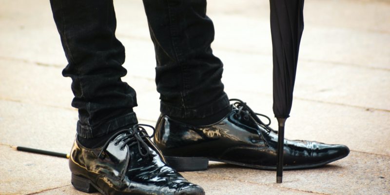 Cách phối giày với trang phục của bạn