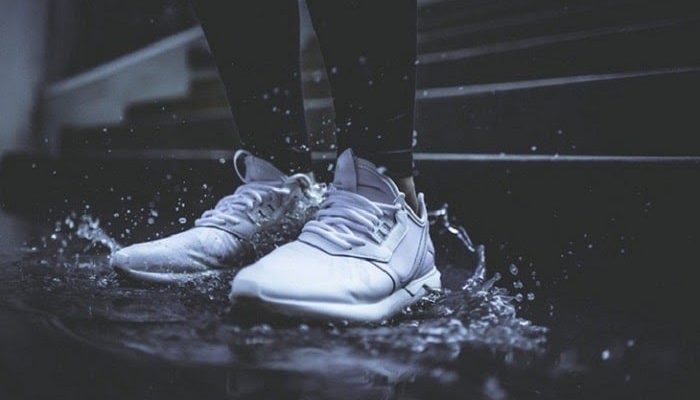 Bật mí cách làm giày mau khô ngày mưa cực nhanh