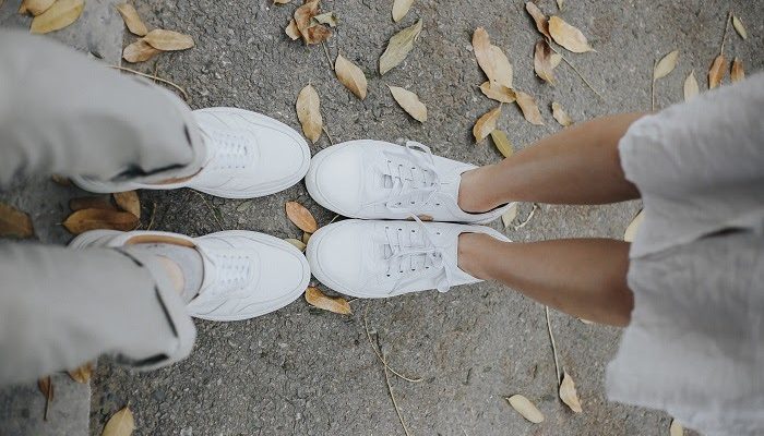 Cách làm sạch giầy da trắng chỉ trong một nốt nhạc