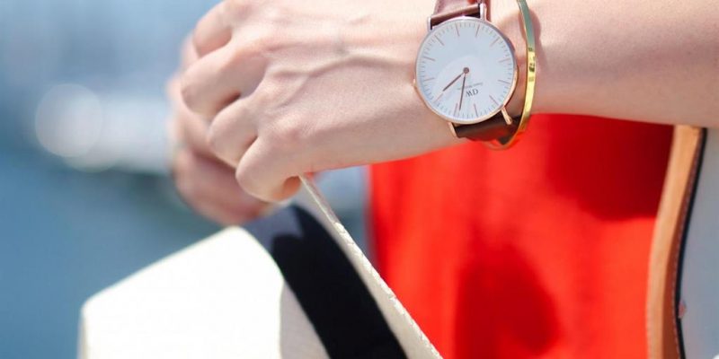 Cách nhận biết đồng hồ Thụy Sĩ thật và giả