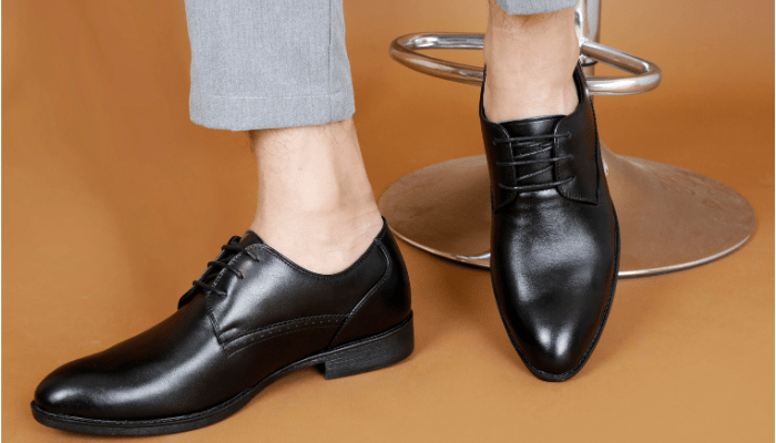 Giày‌ ‌đen‌ ‌đi‌ ‌tất‌ ‌màu‌ ‌gì?‌ ‌Cách‌ ‌mix‌ ‌đồ‌ ‌thông‌ ‌minh‌ ‌mà‌ ‌bạn‌ ‌không‌ ‌nên‌ ‌bỏ‌ ‌lỡ‌ ‌