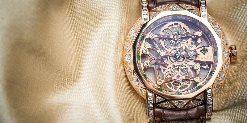 dong ho co automatic