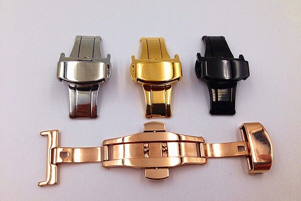 Cách tháo dây đồng hồ kim loại