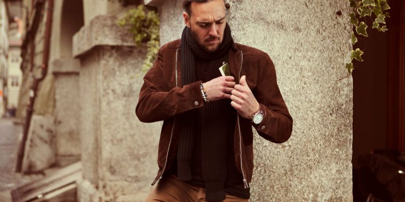 5 cách Suave để tạo kiểu áo khoác da lộn