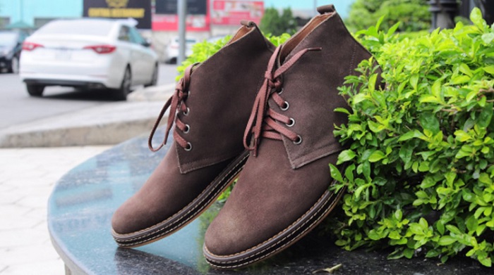 Giày da lộn bị bạc màu nên khắc phục như thế nào?