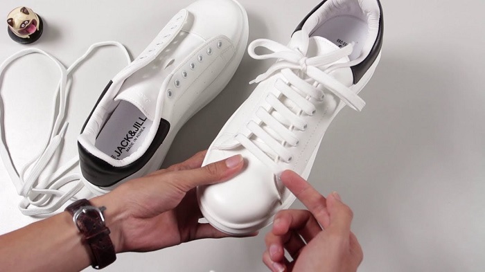 Giặt giày vải không phai màu