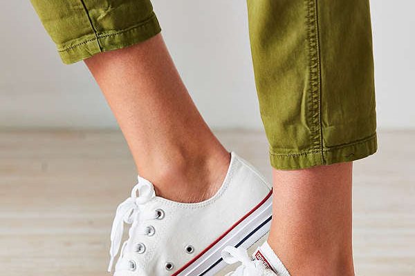 Giày converse nữ bạn đồng hành của những cô nàng năng động