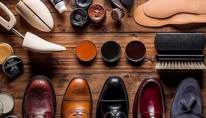 Đánh xi giày da