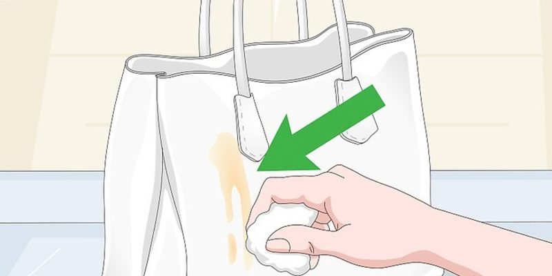 cach lam sach tui da mau vang