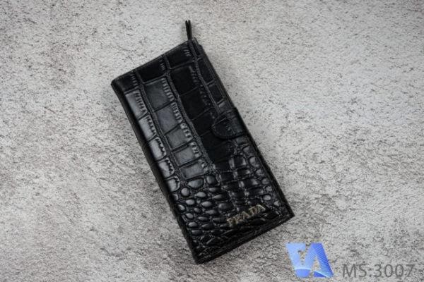 Ví da cá sấu và ví da bò