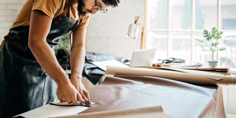 Cùng khám phá những dụng cụ cắt da hàng đầu bạn nên sở hữu.