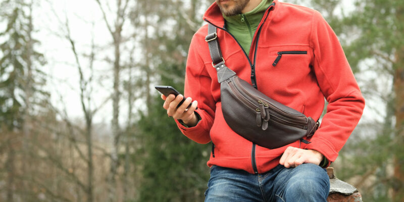 Cách đeo Sling Bag đúng cách