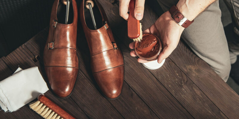 Làm thế nào để giày tỏa sáng?  Hướng dẫn làm sáng bóng giày tối ưu